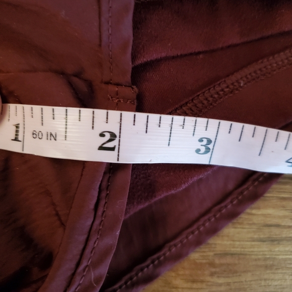 Offline by Aeire Size Medium The Hugger Athletic Shorts - Picture 7 of 7